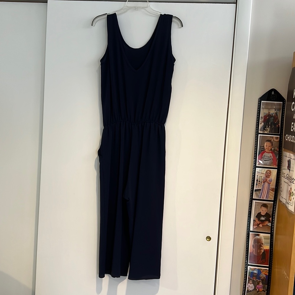 Dressy jumpsuit perfect for day and evening wear. Comfortable and elegant Size L